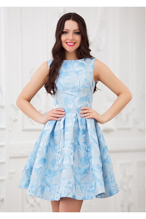 Короткое голубое платье с необычным цветочным орнаментом Occaso